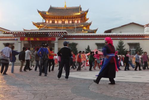 More Local Nightly Dance Circle